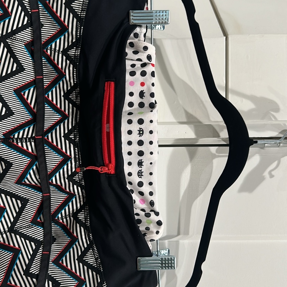 (6017) Lululemon Speed Short 2014 Seawheeze - 3D Chevron Sz 6 - Picture 6 of 6